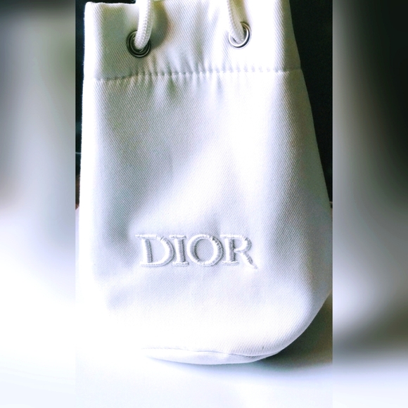 Dior White Drawstring Pouch With Dior Mirror And Dior Lipstick. - Picture 1 of 5